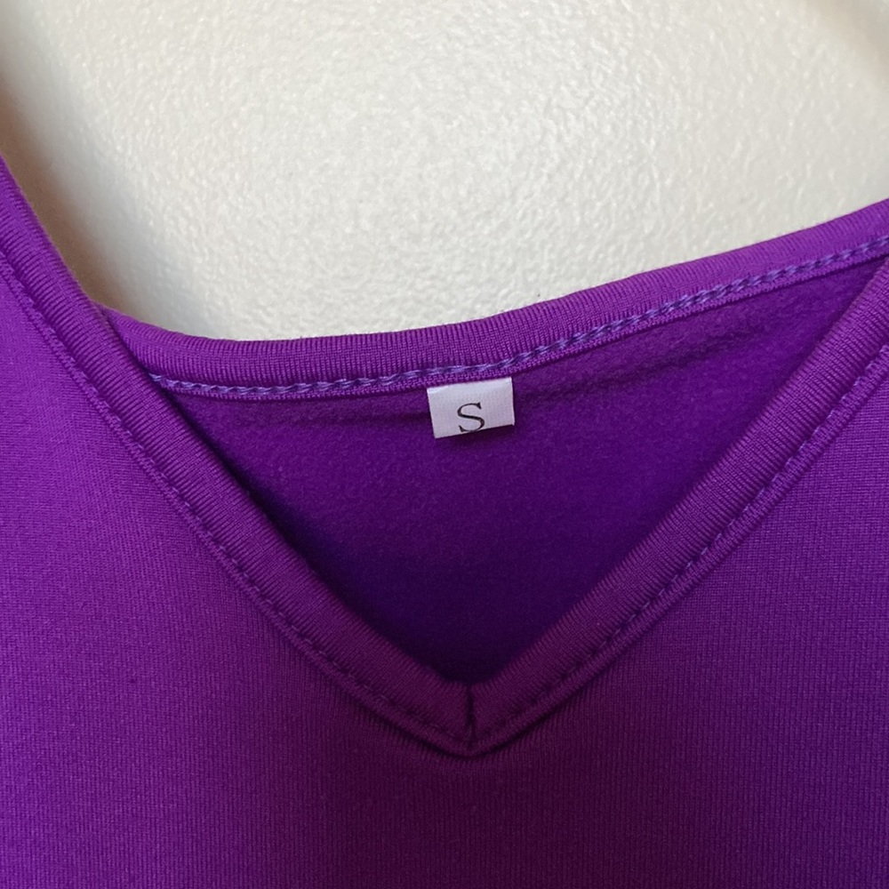 Purple tightly fitting dress - Picture 2 of 3